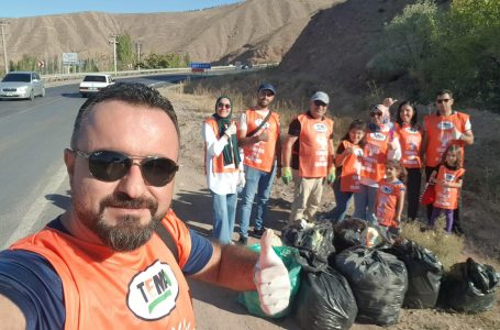 16 Eylül Dünya Temizlik Günü etkinliği kapsamında Aksaray TEMA Gönüllüleri tarafından Aksaray’da çevre temizliği yapıldı